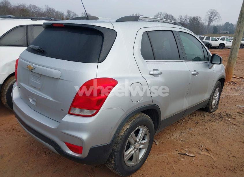 Photo 4 of 2019 Chevrolet Trax LT (VIN KL7CJLSBXKB917249)