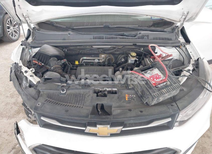 Photo 10 of 2020 Chevrolet Trax FWD LT (VIN KL7CJLSBXLB010793)