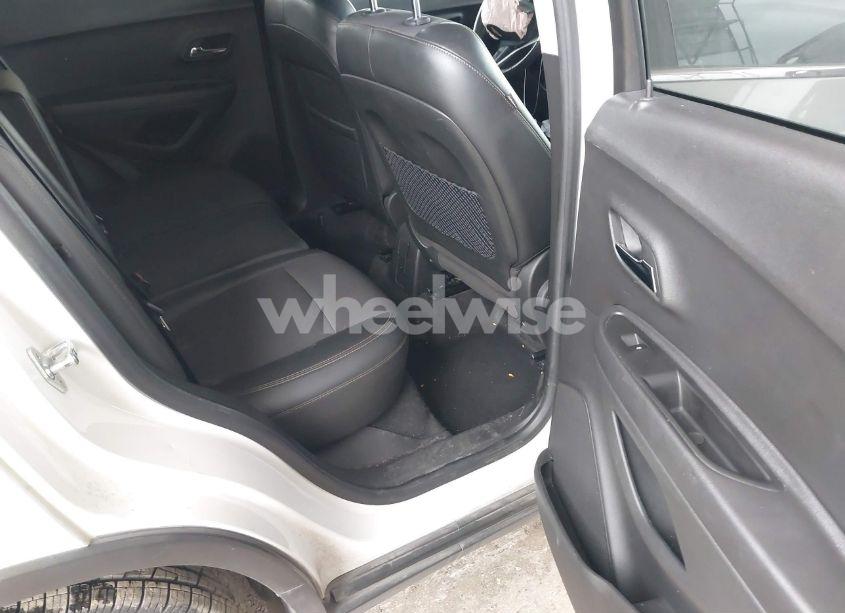 Photo 8 of 2020 Chevrolet Trax FWD LT (VIN KL7CJLSBXLB010793)