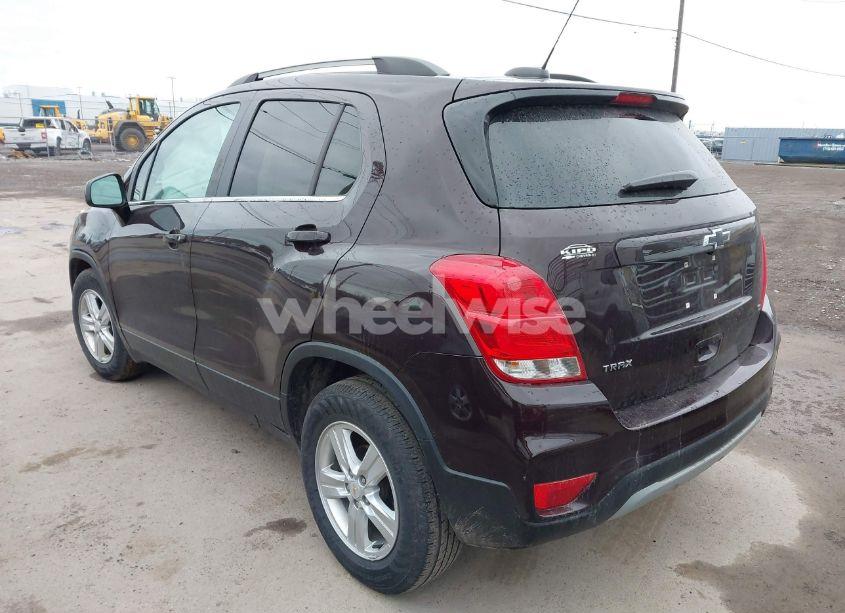 Photo 3 of 2020 Chevrolet Trax FWD LT (VIN KL7CJLSBXLB346928)