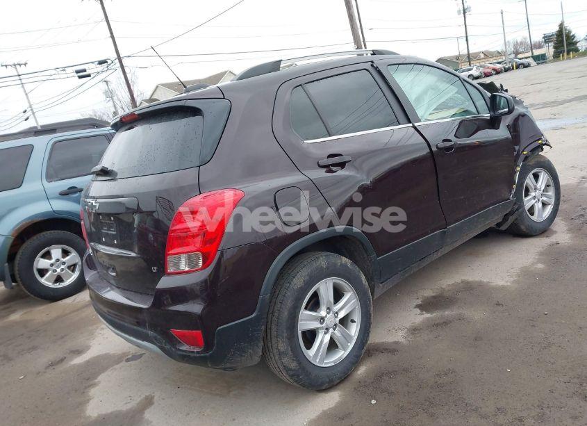 Photo 4 of 2020 Chevrolet Trax FWD LT (VIN KL7CJLSBXLB346928)