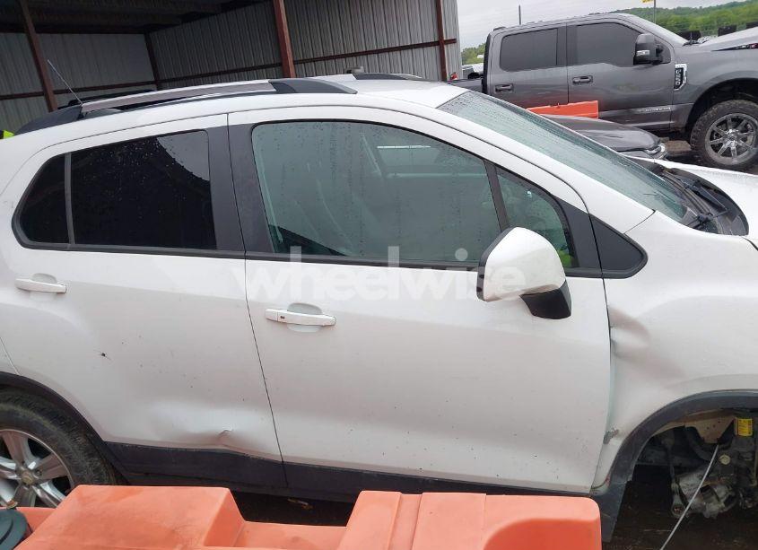 Photo 13 of 2022 Chevrolet Trax FWD LT (VIN KL7CJLSM4NB500909)