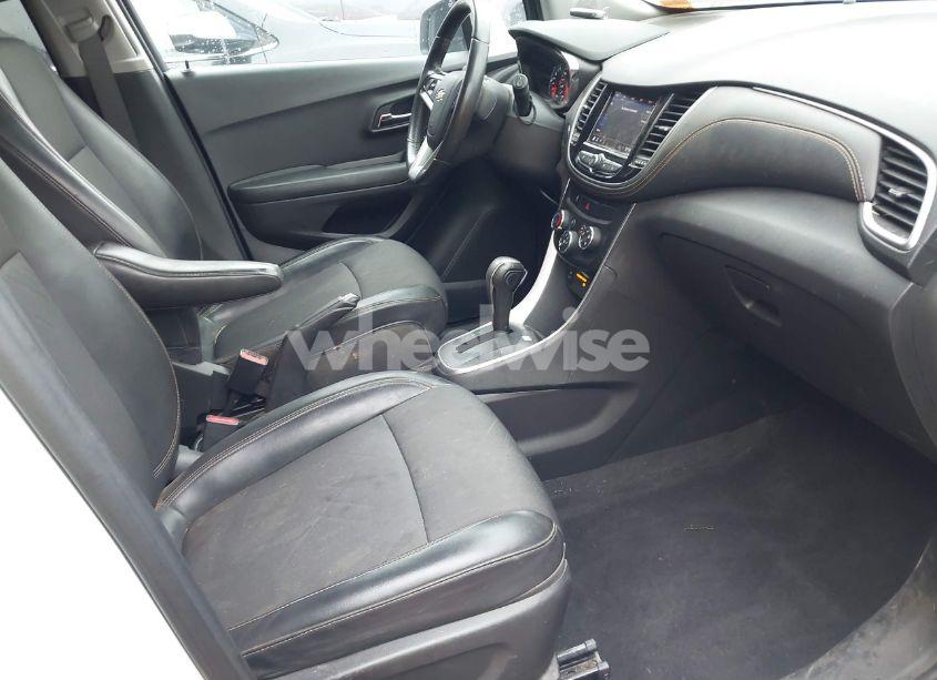 Photo 5 of 2022 Chevrolet Trax FWD LT (VIN KL7CJLSM4NB500909)