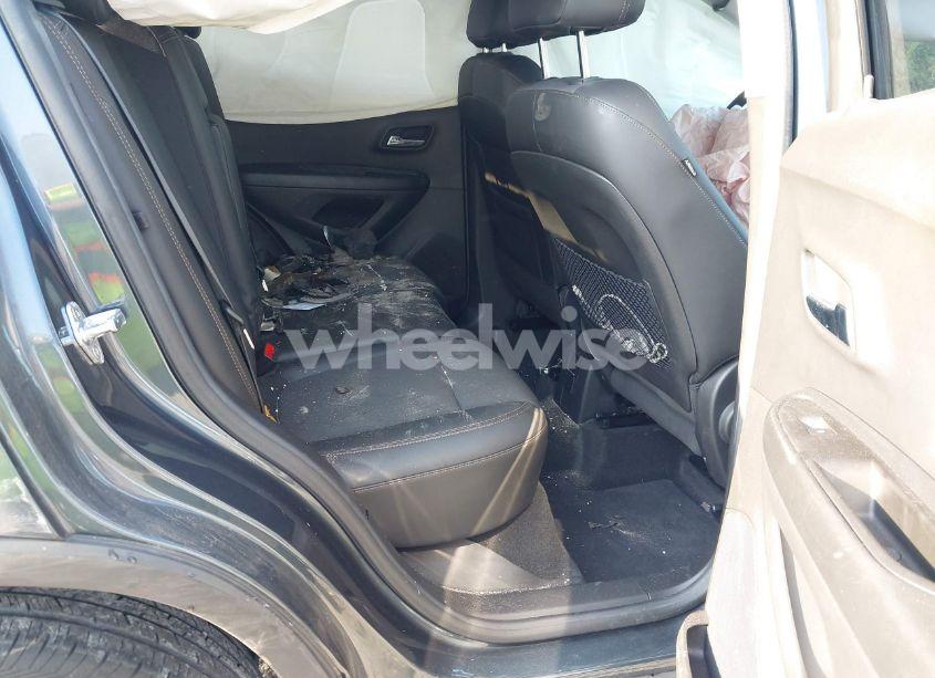 Photo 8 of 2022 Chevrolet Trax FWD LT (VIN KL7CJLSM5NB530968)