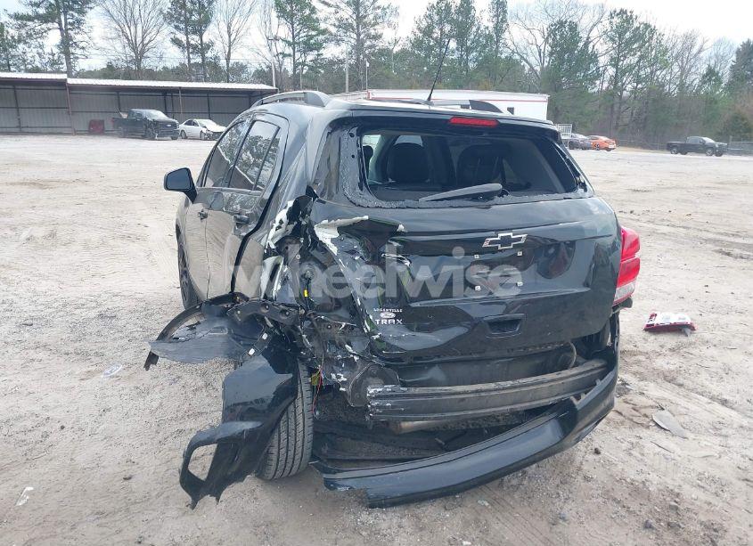 Photo 6 of 2022 Chevrolet Trax FWD LT (VIN KL7CJLSM7NB513928)