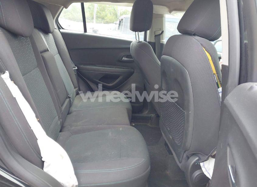 Photo 8 of 2016 Chevrolet Trax 1LS (VIN KL7CJNSB0GB655454)