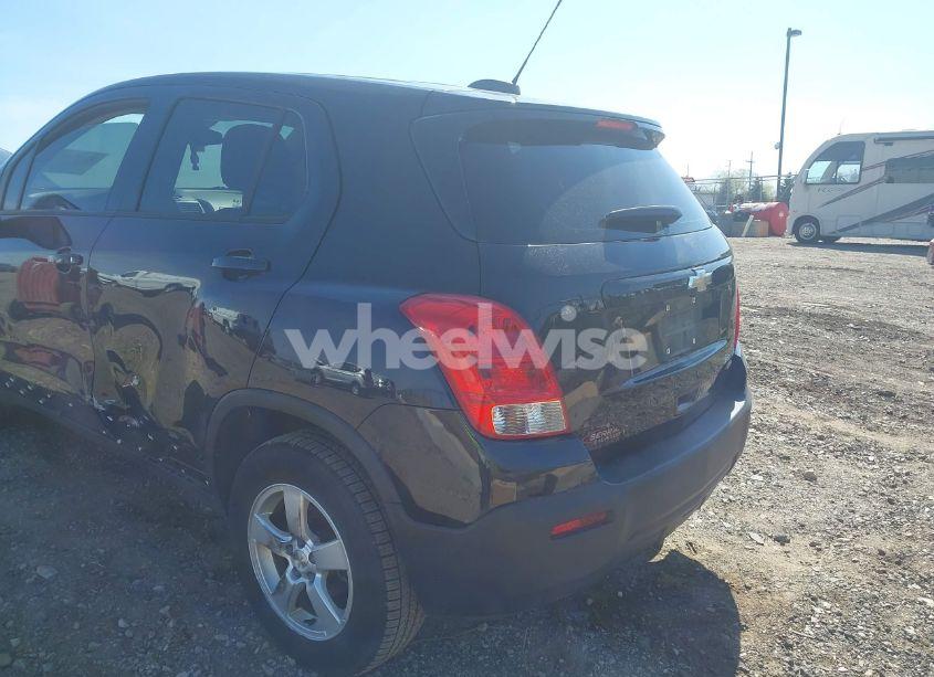 Photo 3 of 2016 Chevrolet Trax 1LS (VIN KL7CJNSB0GB695291)