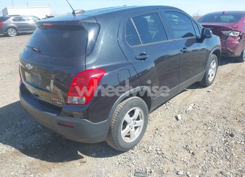 Photo 4 of 2016 Chevrolet Trax 1LS (VIN KL7CJNSB0GB695291)
