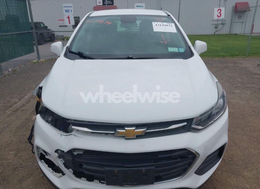 Photo 12 of 2018 Chevrolet Trax LS (VIN KL7CJNSB0JB580567)