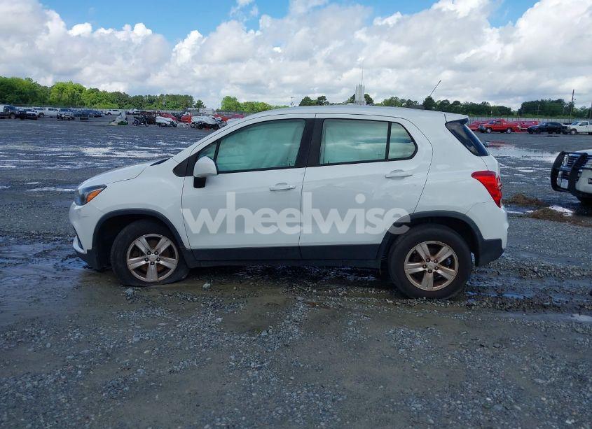 Photo 14 of 2017 Chevrolet Trax LS (VIN KL7CJNSB2HB257552)