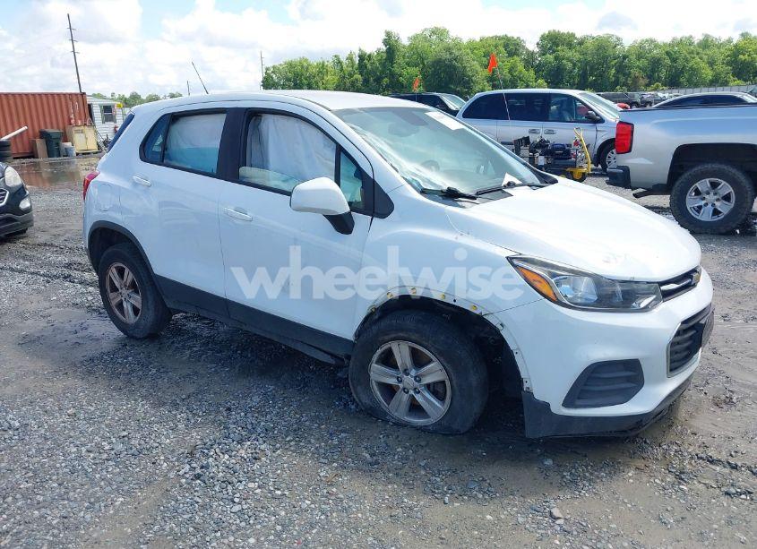 Photo 6 of 2017 Chevrolet Trax LS (VIN KL7CJNSB2HB257552)