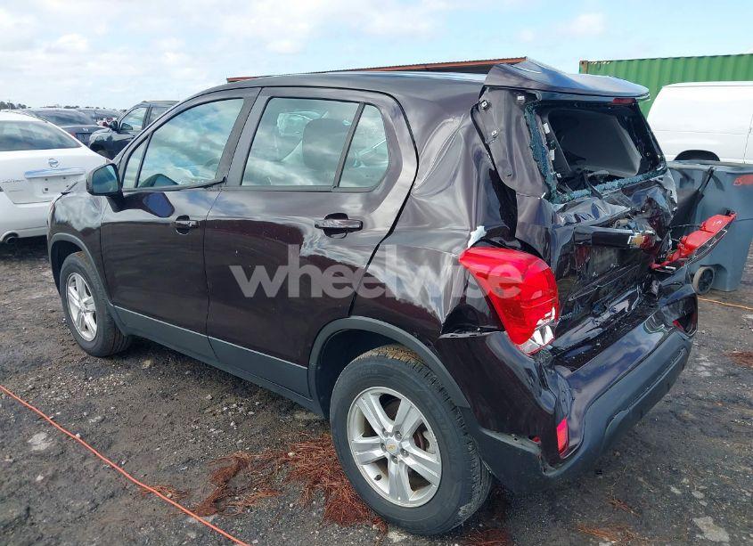 Photo 3 of 2020 Chevrolet Trax AWD LS (VIN KL7CJNSB2LB336065)