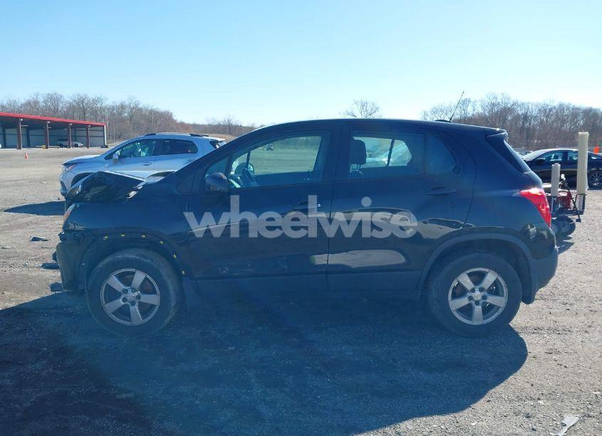 Photo 14 of 2016 Chevrolet Trax 1LS (VIN KL7CJNSB3GB650877)