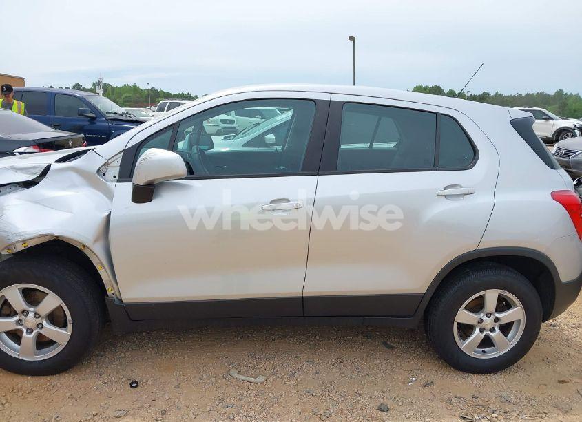 Photo 13 of 2016 Chevrolet Trax 1LS (VIN KL7CJNSB3GB759579)