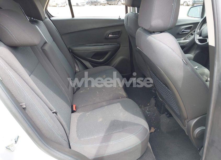 Photo 8 of 2016 Chevrolet Trax 1LS (VIN KL7CJNSB3GB759579)
