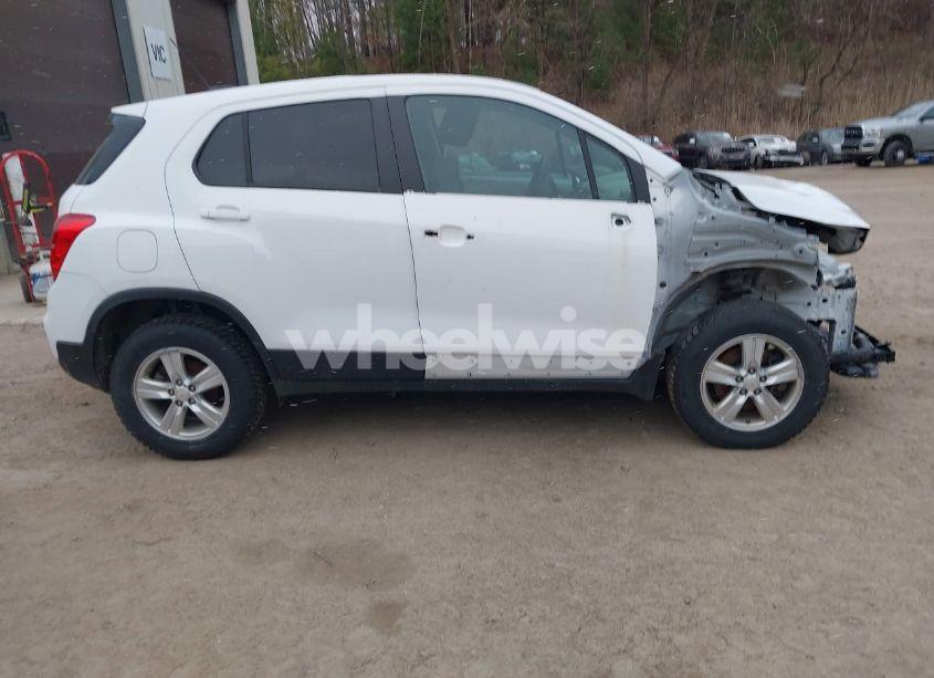 Photo 14 of 2021 Chevrolet Trax AWD LS (VIN KL7CJNSB3MB304128)