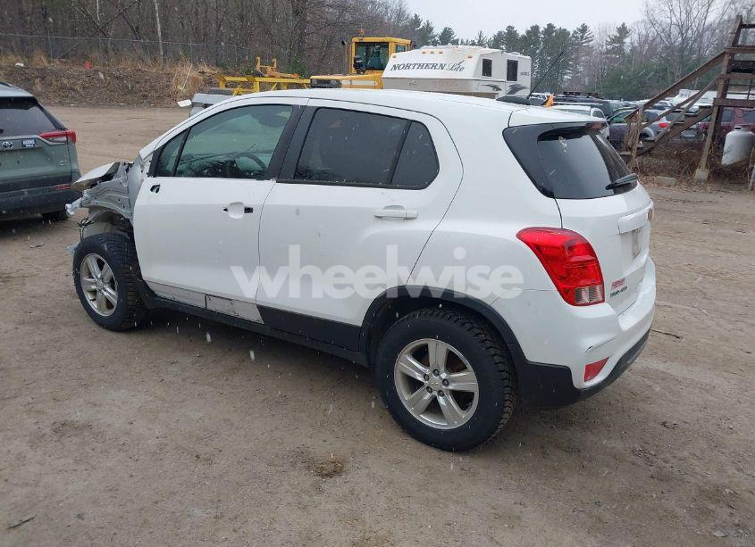 Photo 3 of 2021 Chevrolet Trax AWD LS (VIN KL7CJNSB3MB304128)