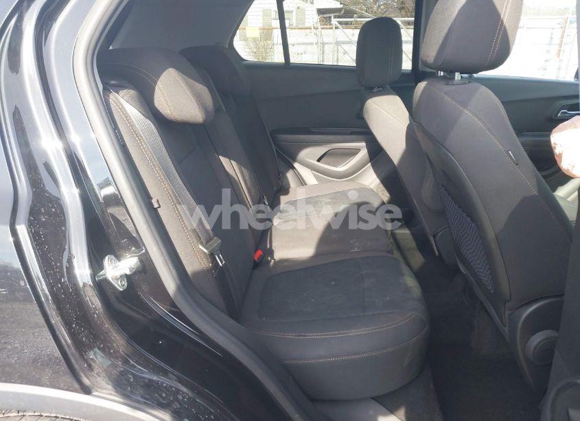 Photo 7 of 2020 Chevrolet Trax AWD LS (VIN KL7CJNSB4LB029495)