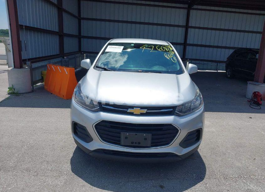Photo 12 of 2018 Chevrolet Trax LS (VIN KL7CJNSB5JB575431)