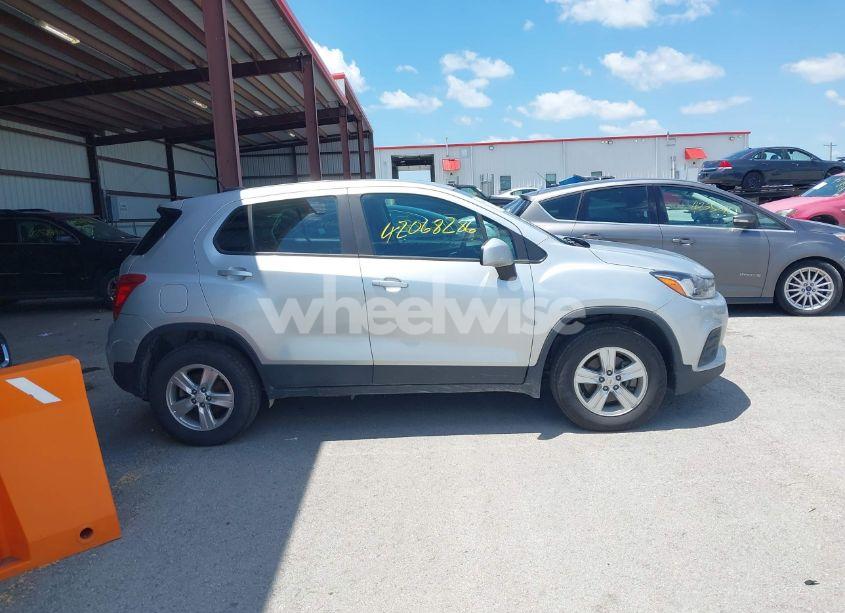 Photo 13 of 2018 Chevrolet Trax LS (VIN KL7CJNSB5JB575431)