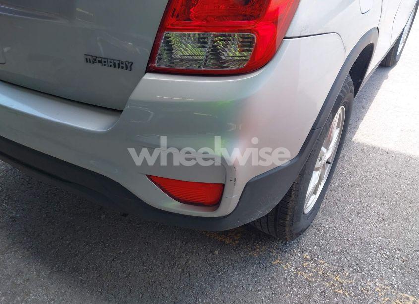 Photo 6 of 2018 Chevrolet Trax LS (VIN KL7CJNSB5JB575431)