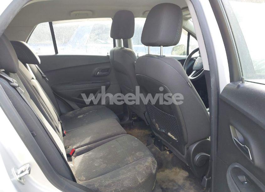 Photo 8 of 2016 Chevrolet Trax 1LS (VIN KL7CJNSB6GB663624)