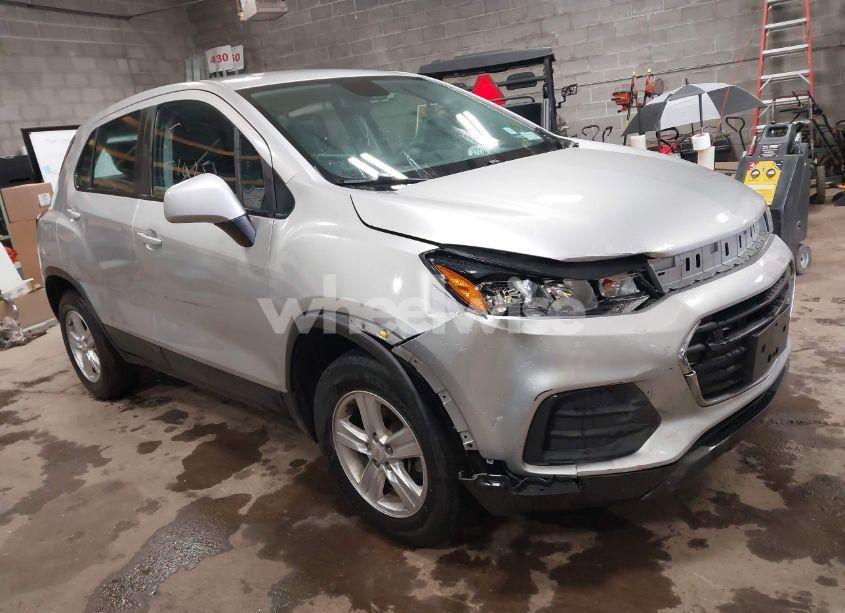 2018 Chevrolet Trax LS (VIN KL7CJNSB6JB565149) main photo