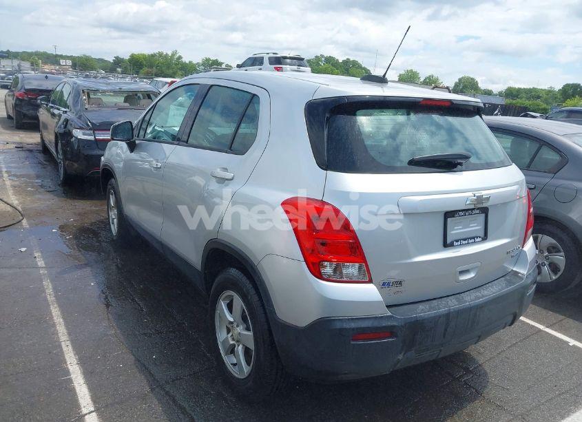 Photo 3 of 2016 Chevrolet Trax 1LS (VIN KL7CJNSB7GB538129)