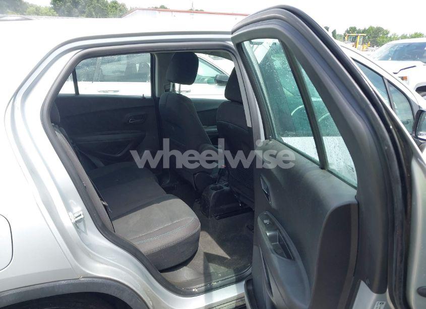 Photo 8 of 2016 Chevrolet Trax 1LS (VIN KL7CJNSB7GB538129)