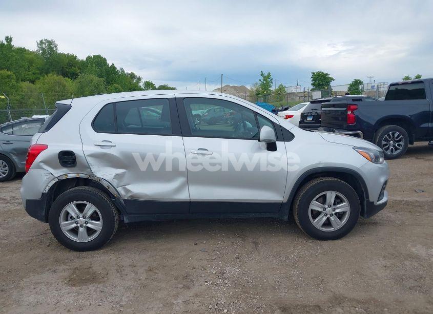 Photo 13 of 2018 Chevrolet Trax LS (VIN KL7CJNSB8JB715665)