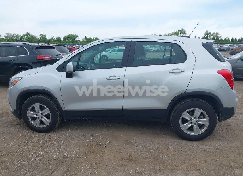 Photo 14 of 2018 Chevrolet Trax LS (VIN KL7CJNSB8JB715665)
