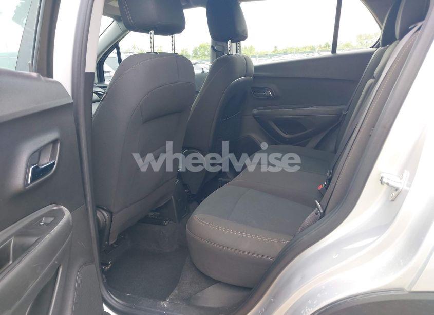 Photo 8 of 2018 Chevrolet Trax LS (VIN KL7CJNSB8JB715665)