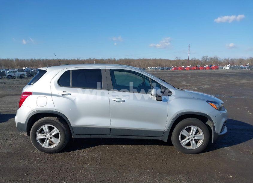 Photo 13 of 2020 Chevrolet Trax AWD LS (VIN KL7CJNSB9LB033462)