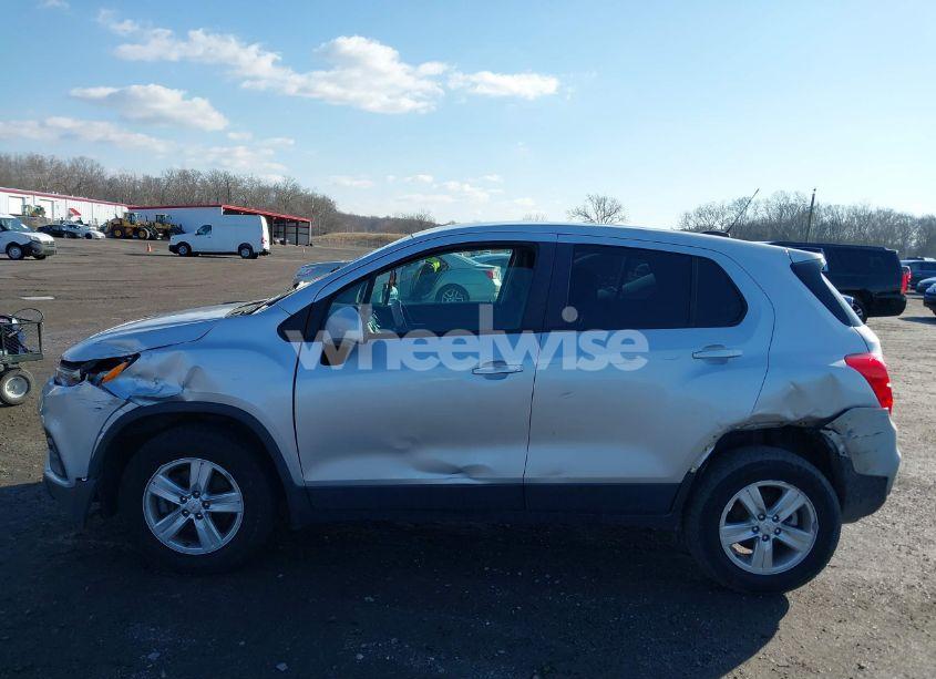 Photo 14 of 2020 Chevrolet Trax AWD LS (VIN KL7CJNSB9LB033462)