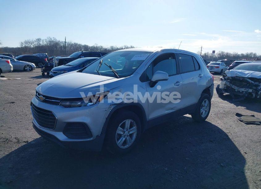 Photo 2 of 2020 Chevrolet Trax AWD LS (VIN KL7CJNSB9LB033462)