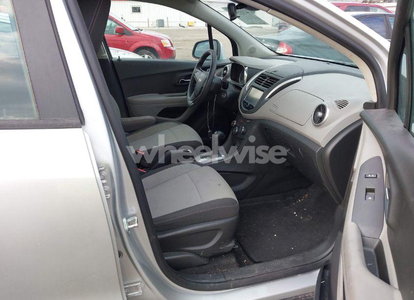 Photo 5 of 2016 Chevrolet Trax 1LS (VIN KL7CJNSBXGB587518)