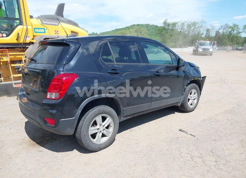 Photo 4 of 2020 Chevrolet Trax AWD LS (VIN KL7CJNSBXLB031638)