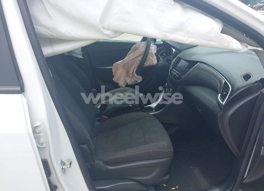 Photo 5 of 2022 Chevrolet Trax AWD LS (VIN KL7CJNSM0NB527682)