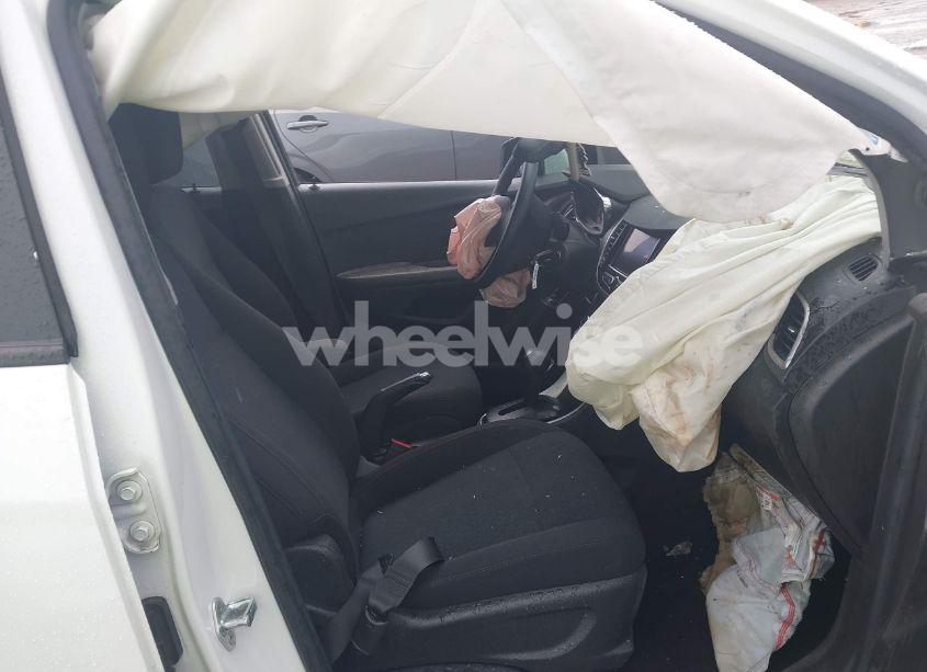 Photo 5 of 2022 Chevrolet Trax AWD LS (VIN KL7CJNSM7NB543376)