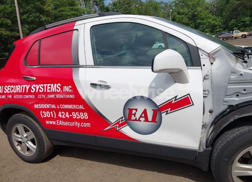 Photo 13 of 2019 Chevrolet Trax LT (VIN KL7CJPSB0KB905232)