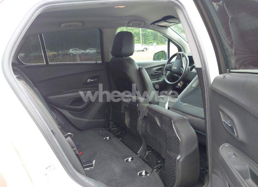 Photo 8 of 2019 Chevrolet Trax LT (VIN KL7CJPSB0KB905232)