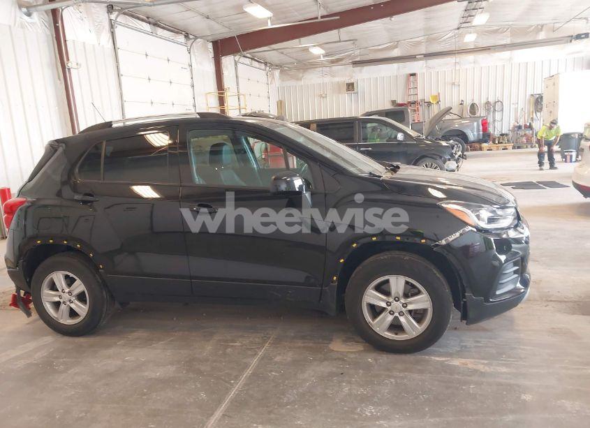 Photo 14 of 2021 Chevrolet Trax AWD LT (VIN KL7CJPSB0MB346011)
