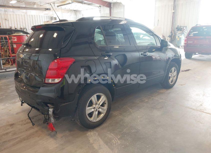 Photo 4 of 2021 Chevrolet Trax AWD LT (VIN KL7CJPSB0MB346011)