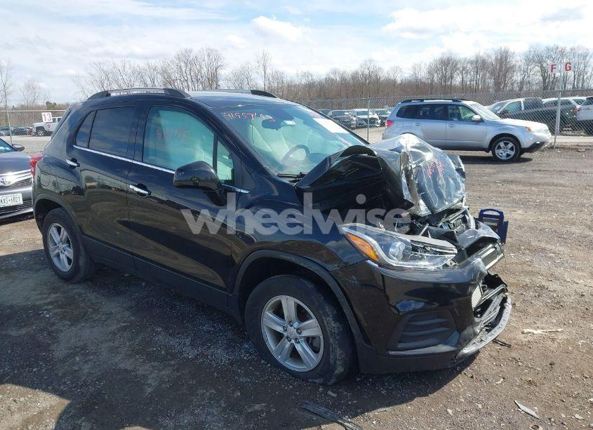 2020 Chevrolet Trax AWD LT (VIN KL7CJPSB1LB071523) main photo