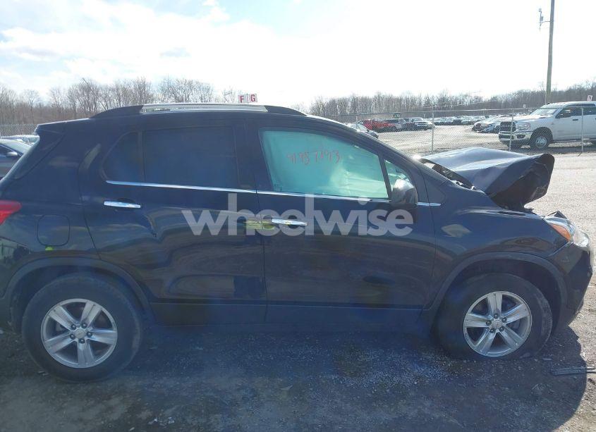 Photo 13 of 2020 Chevrolet Trax AWD LT (VIN KL7CJPSB1LB071523)
