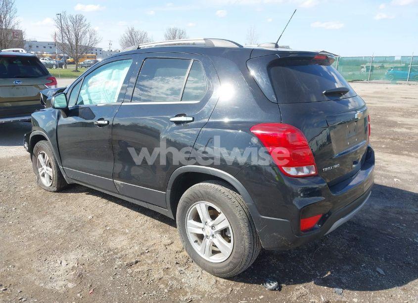 Photo 3 of 2020 Chevrolet Trax AWD LT (VIN KL7CJPSB1LB071523)