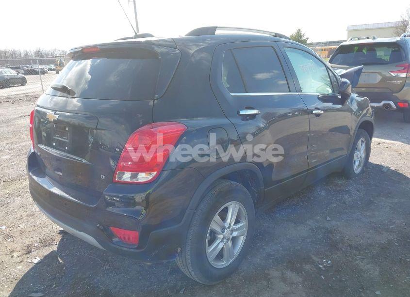 Photo 4 of 2020 Chevrolet Trax AWD LT (VIN KL7CJPSB1LB071523)