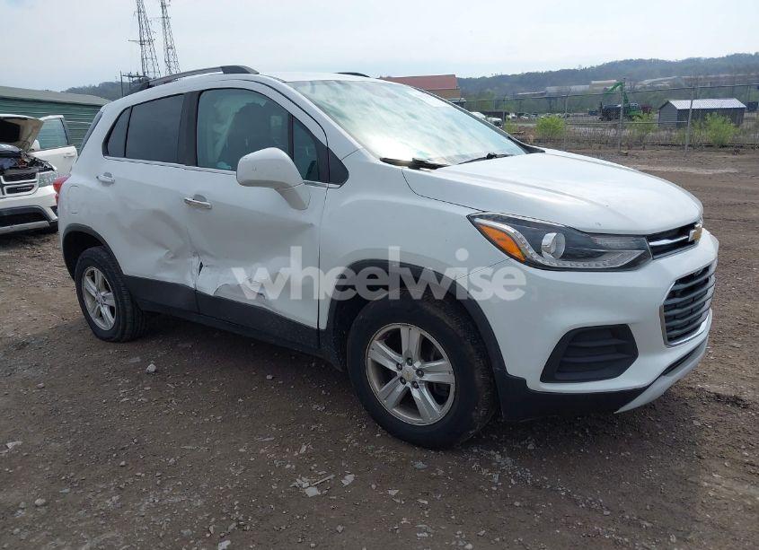 2017 Chevrolet Trax LT (VIN KL7CJPSB2HB239001) main photo