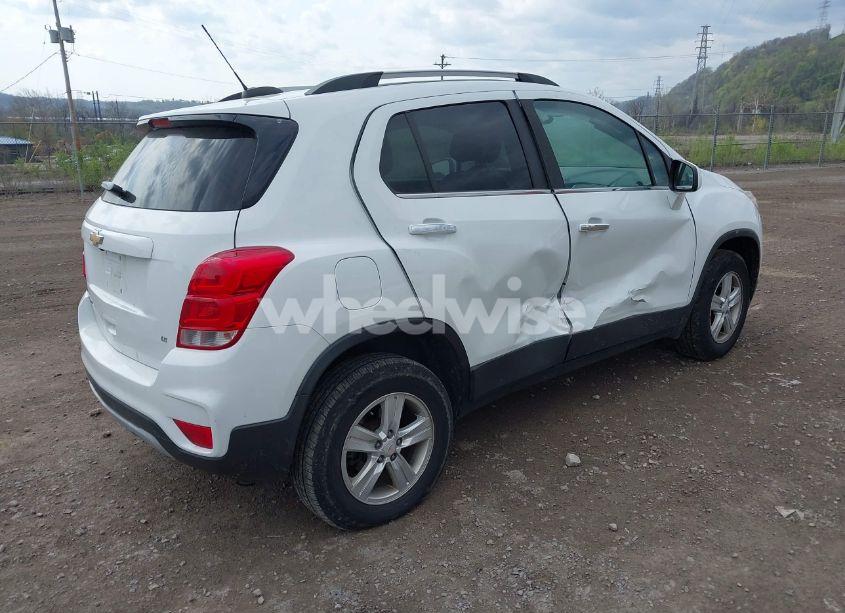 Photo 4 of 2017 Chevrolet Trax LT (VIN KL7CJPSB2HB239001)