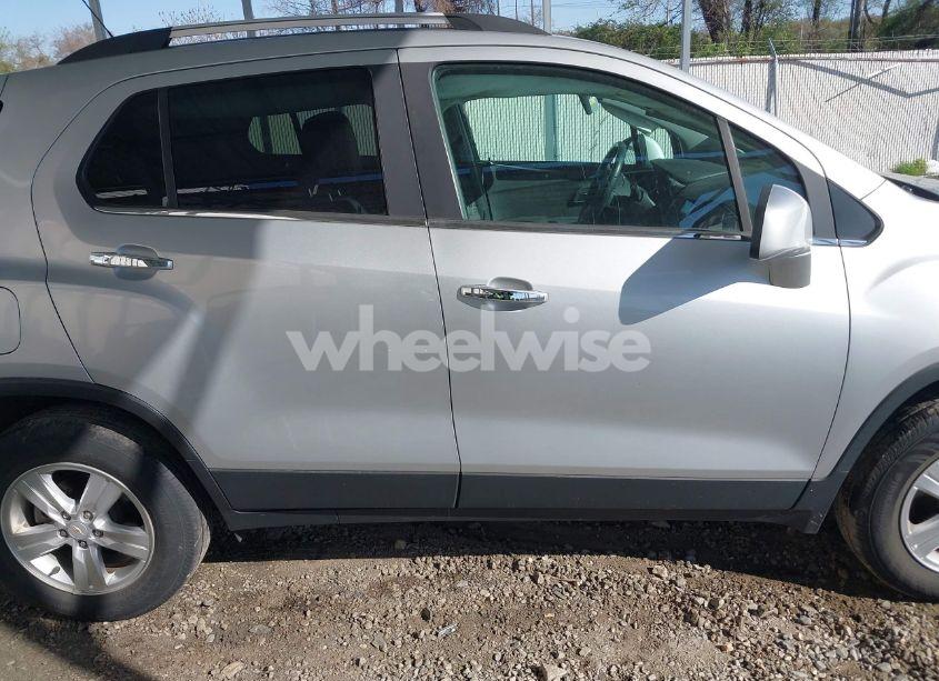 Photo 14 of 2019 Chevrolet Trax LT (VIN KL7CJPSB2KB954481)